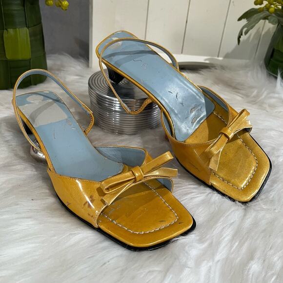 NEW Unisa Vintage 90s Patent Leather Slingback Bows Kitten Heel Sandals 6.5 NWOB - Picture 3 of 16